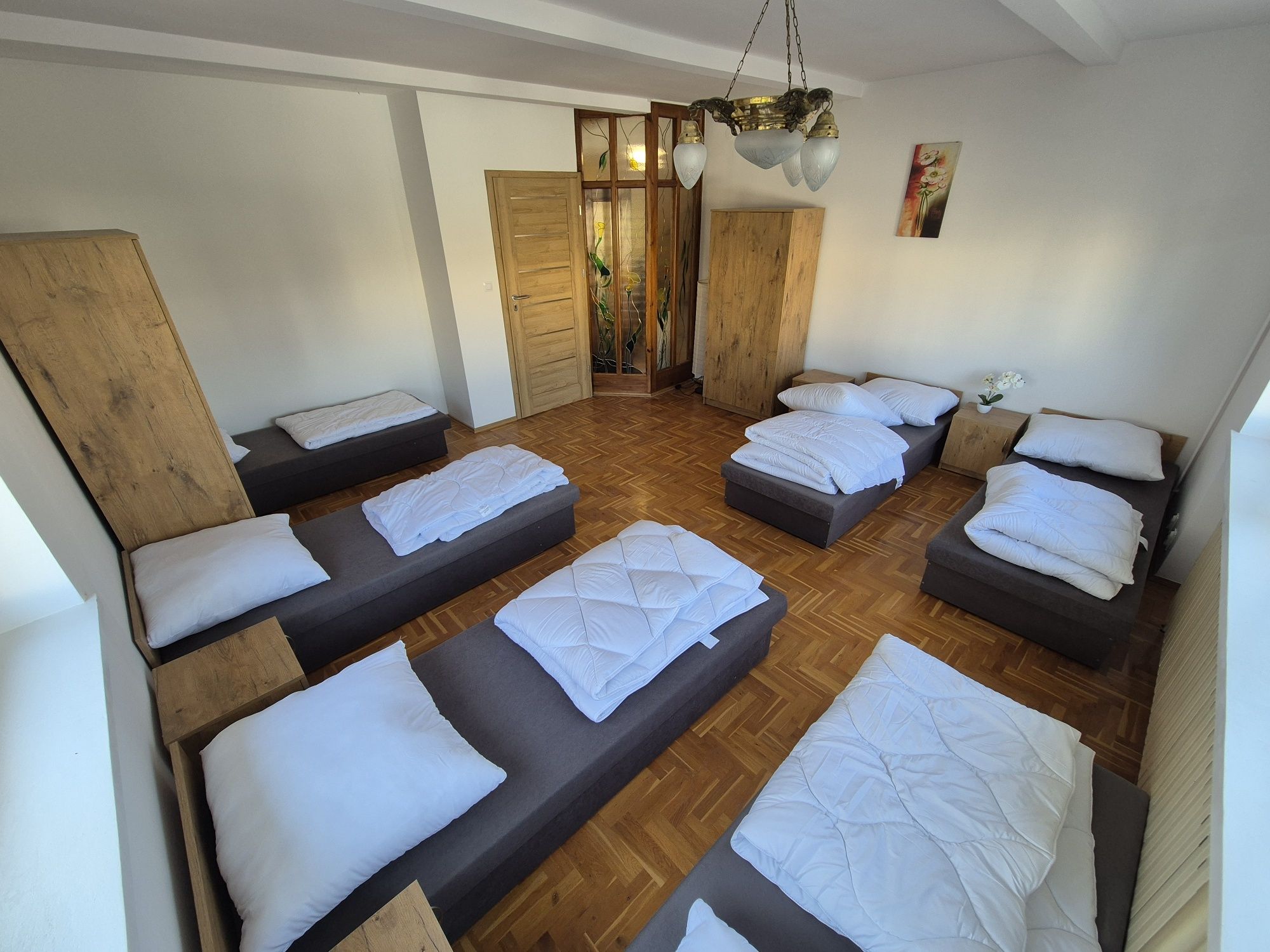 Kwatery pracownicze / wynajem hostelu / 80 osób