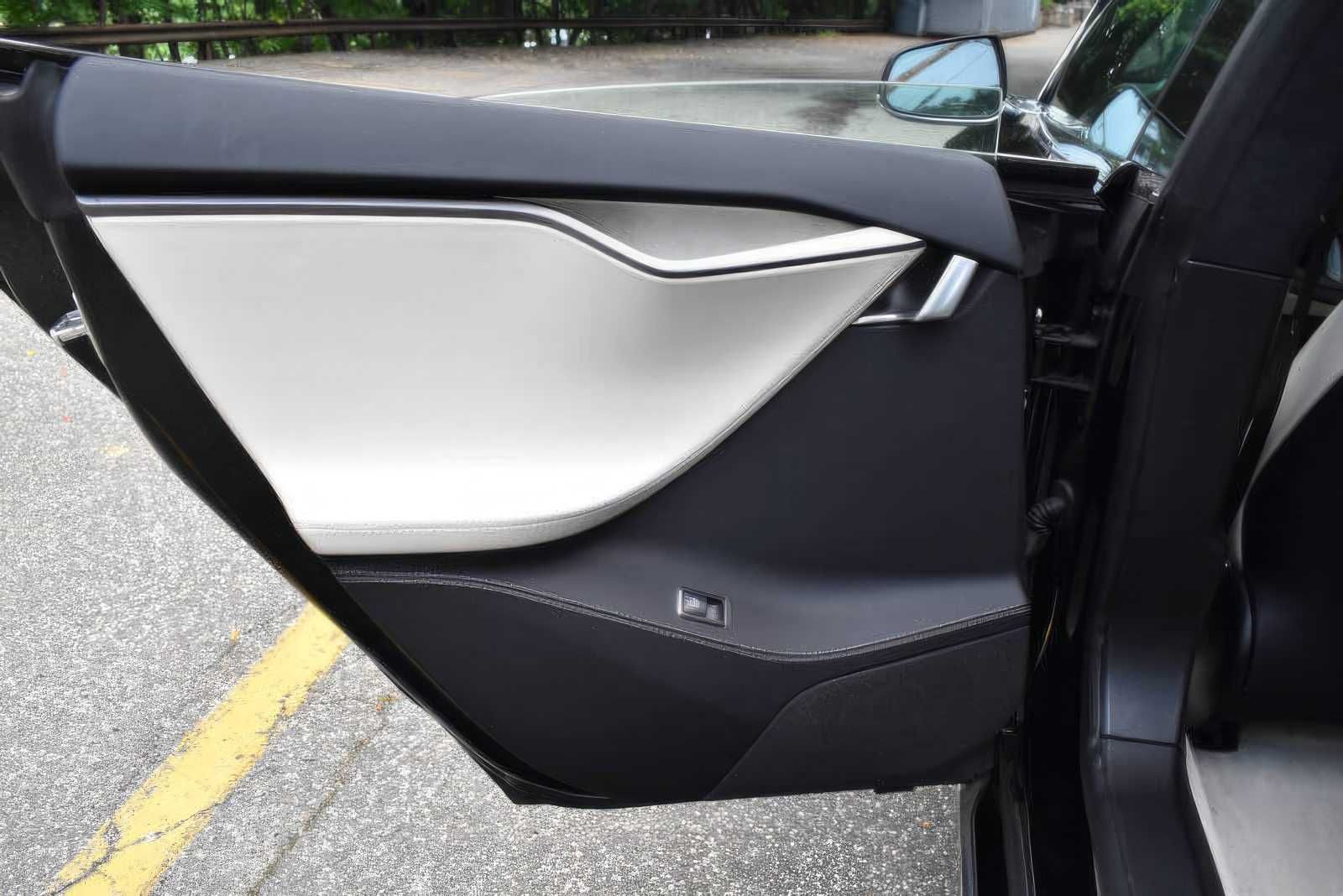 Tesla Model S 2019