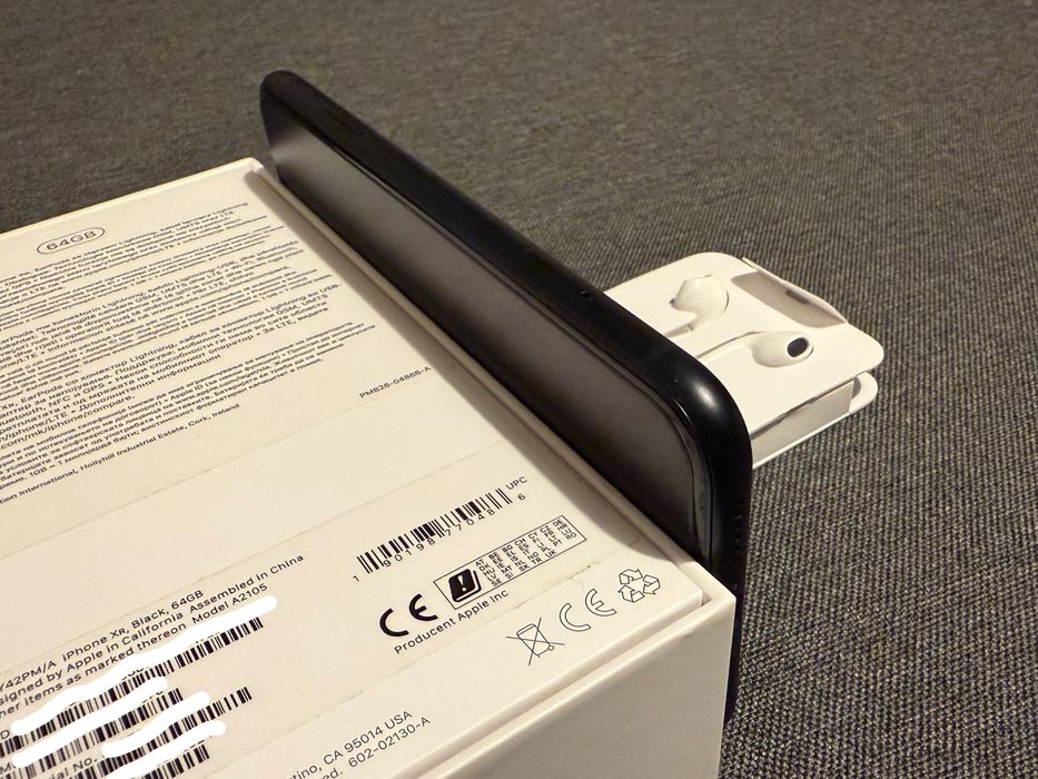 iPhone XR 64 GB Czarny 85% – stan idealny – EarPods Lightning + kabel