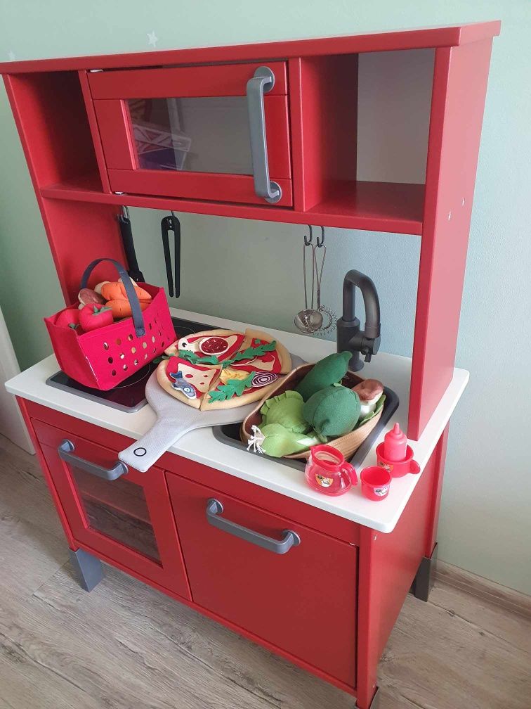 Kuchnia zabawkowa Ikea idealna na dzień dziecka