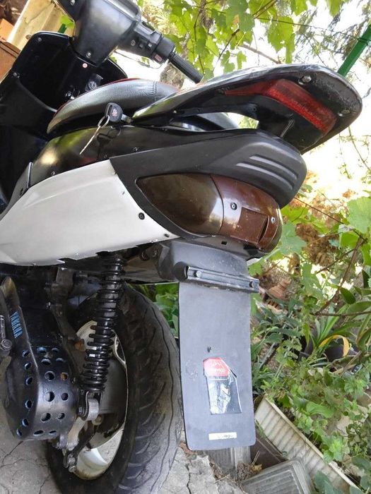 Yamaha super jog zr , валить на заднем ,кататься до тёлочек :D