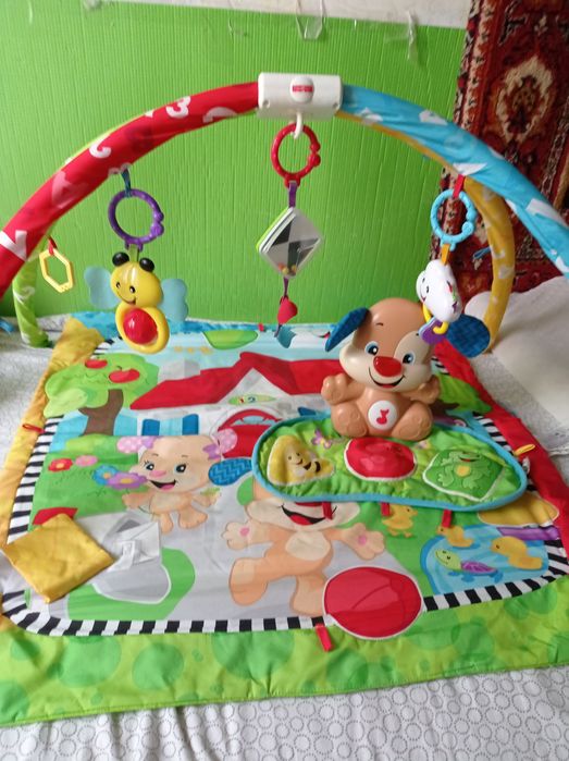Фирменный развивающий коврик fisher price