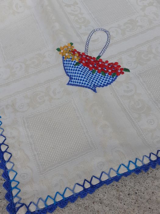 Toalha de mesa em croché