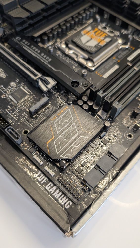 ASUS Tuf Gaming B650M-E