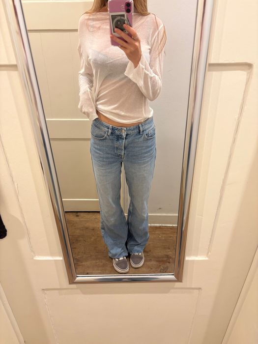 Jeans Azul-Claro – Corte Reto, Cintura Média