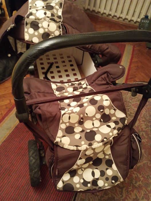 Продам дитячу коляску з автокріслом