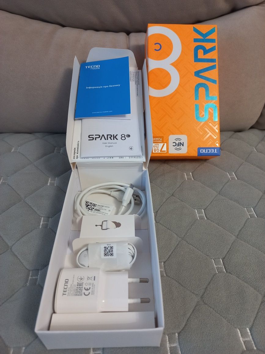 Телефон Tecno SPARK 8C