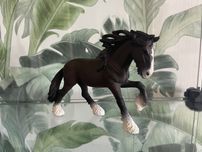 Model kolekcjonerski koń konik Schleich ogier shire 13734