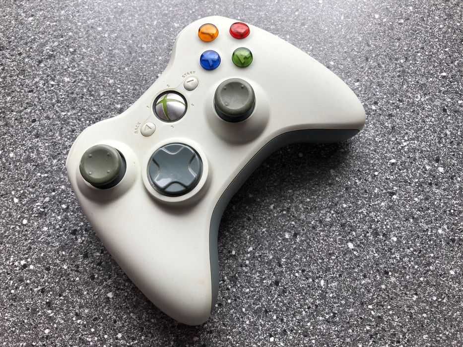 Pad kontroler do PC Xbox 360 białoszary w pelni sprawny