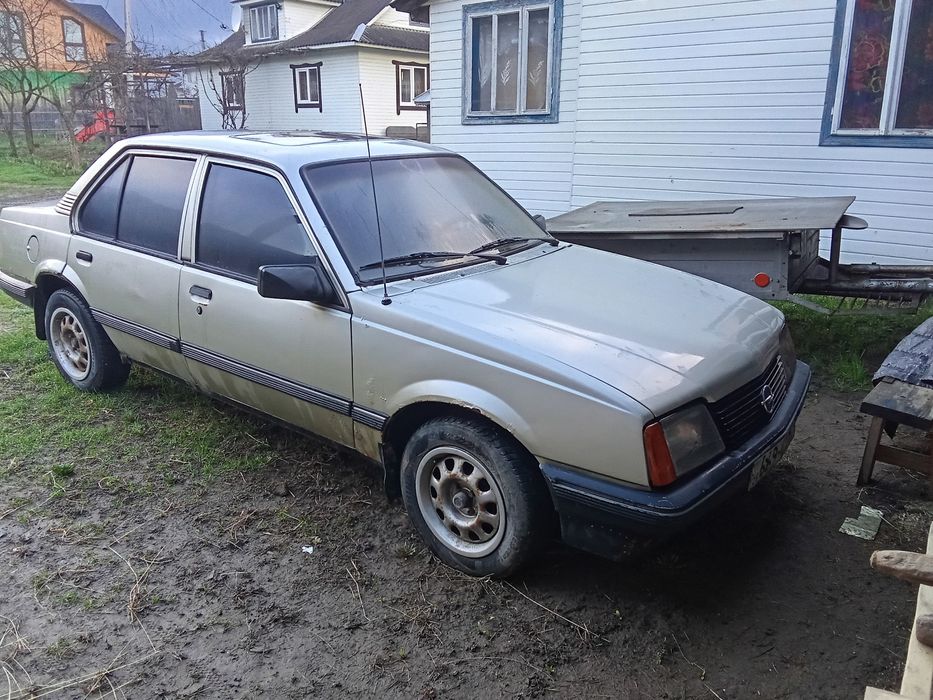 Опель Аскона седан