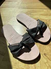 Havaianas rosa e preto