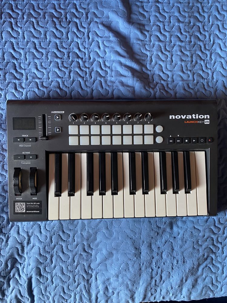 Novation Launchkey25