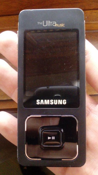 Telemóvel Samsung e mp4