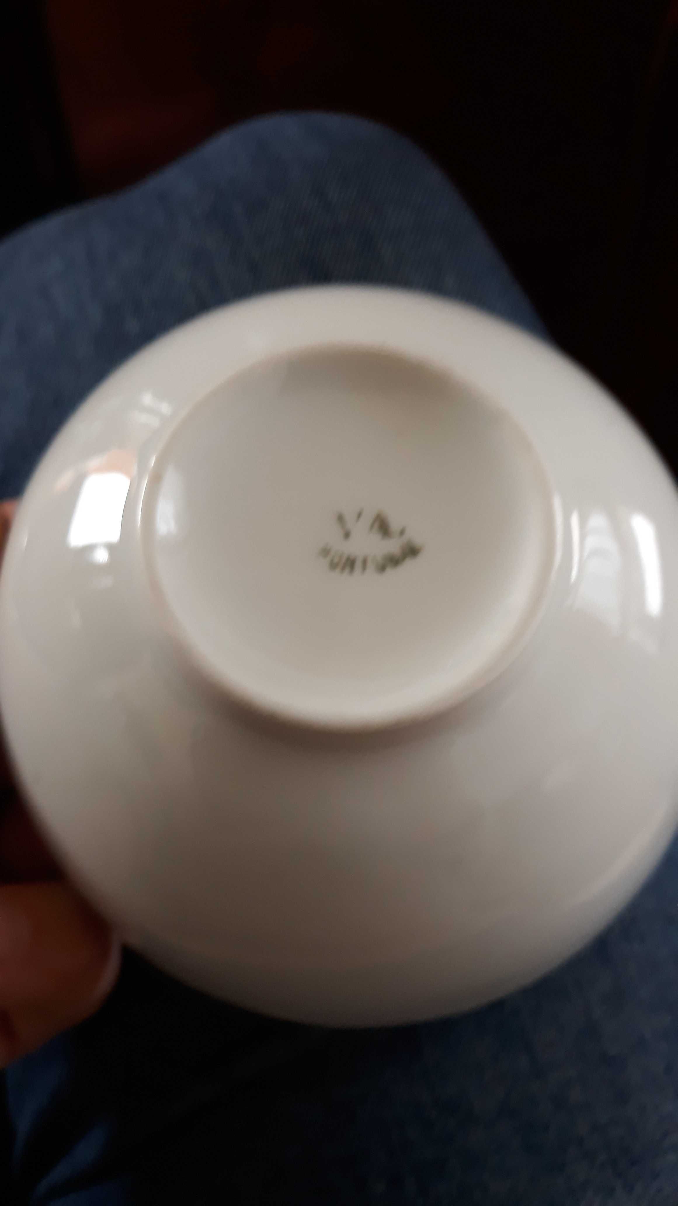 Pequenas Taças de porcelana Vista Alegre muito antigas.