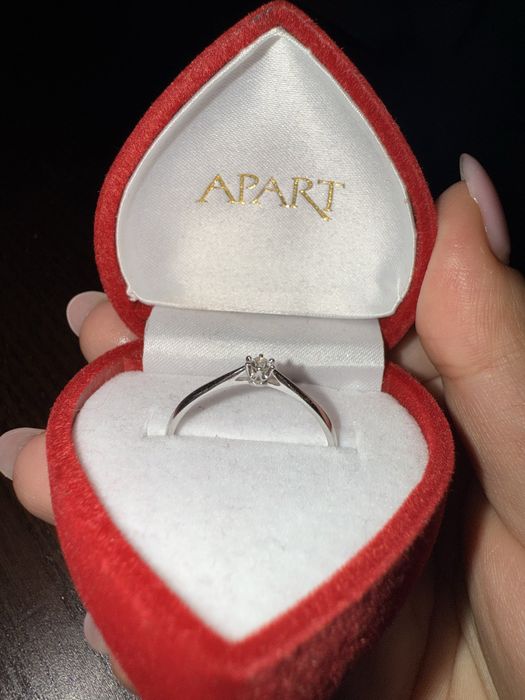 Pierścionek zaręczynowy białe złoto z brylantem