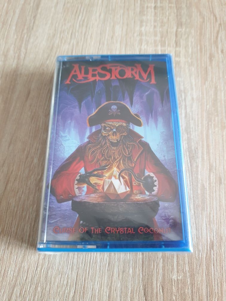 Alestorm - Curse of the Crystal Coconut, lim.ed. Kaseta z walkmanem.