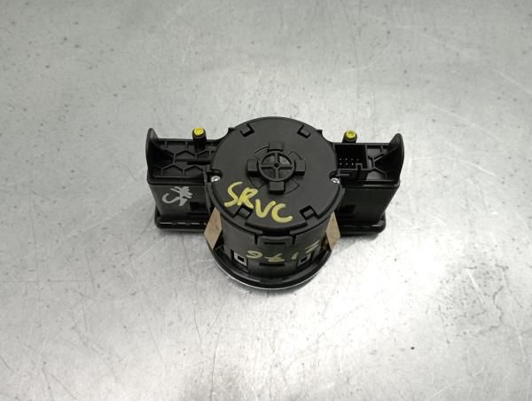 Botão / interruptor de luzes MERCEDES-BENZ Classe B (W246, W242)