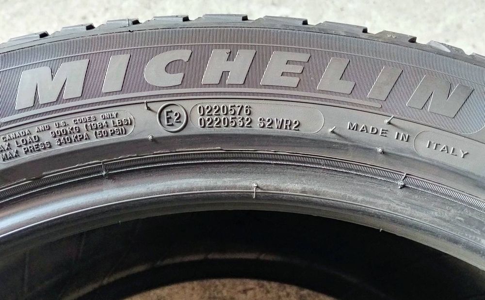 Шини всесезонні R19 255/45 Michelin Cross Climate 2 SUV