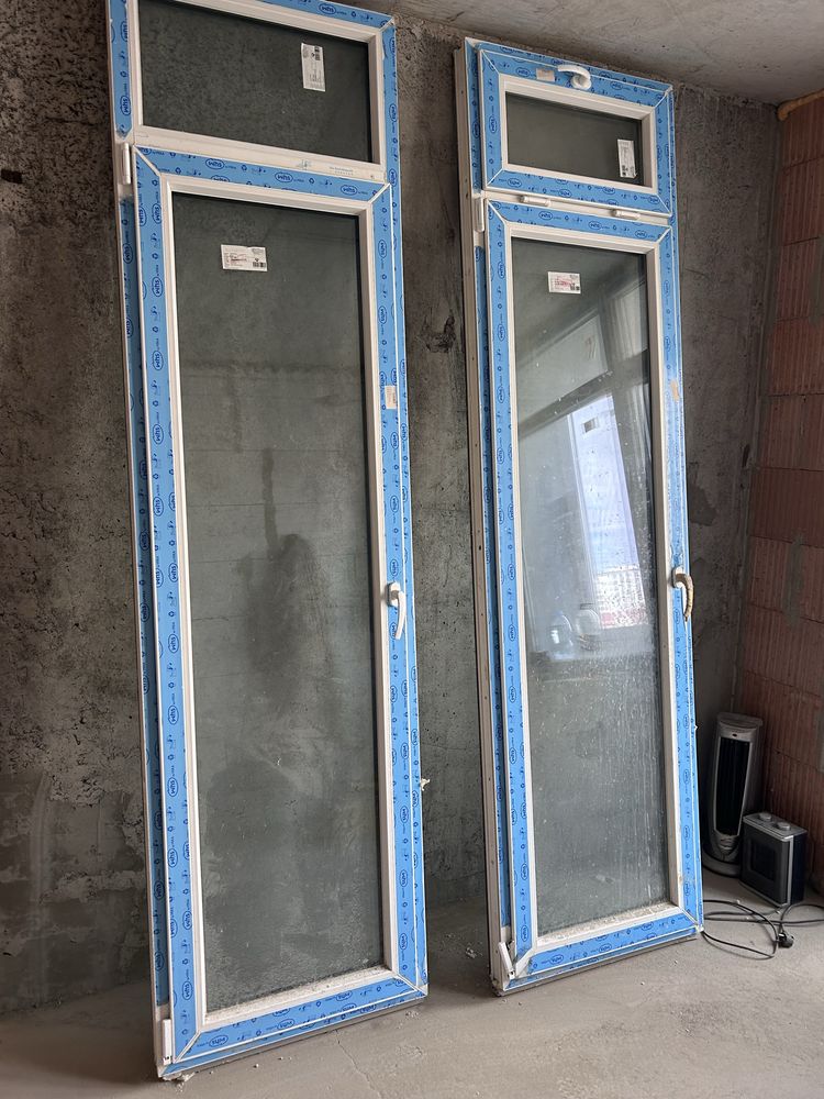 Пластикові двері на балкон