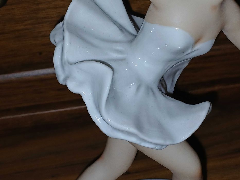 Stara figurka Wallendorf tancerka baletnica