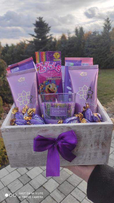 Fioletowy box prezentowy