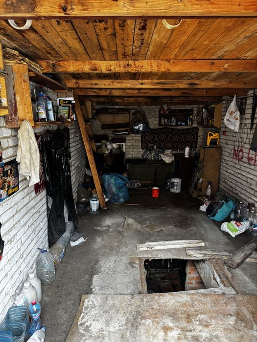 Продам гараж в районі Героїв Крут кінцева зупинка