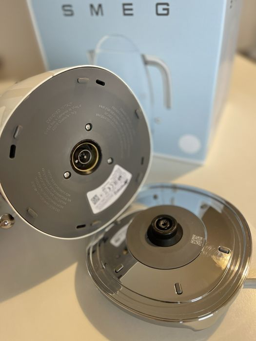 Czajnik Smeg 1,7l KLF03 biały