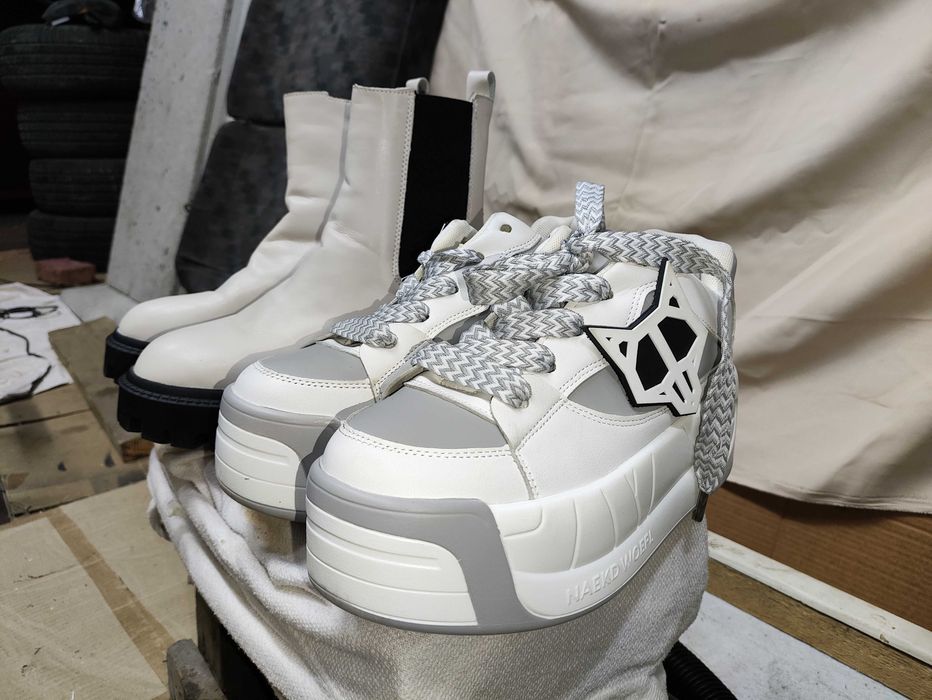 Гарне взуття жіноче кросівки ботинки на платформі 24см 37,5 розмір