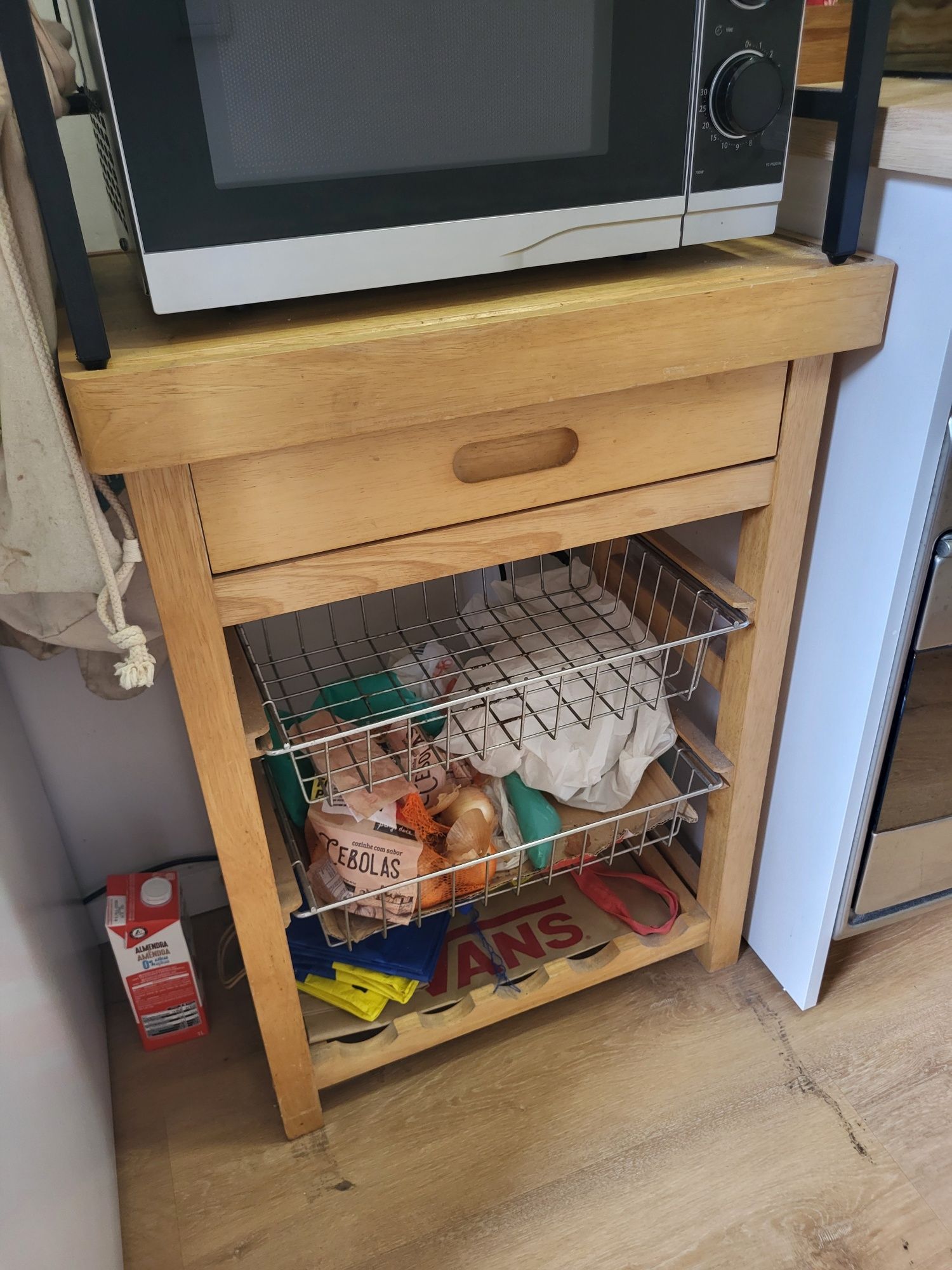 Mesa de apoio cozinha + prateleira de microondas