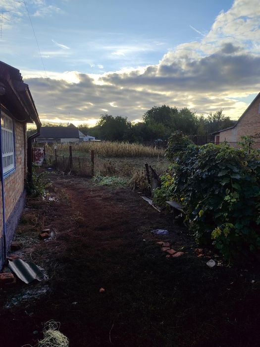 Продам будинок біля гімназії 1.   0 9 5 3901053