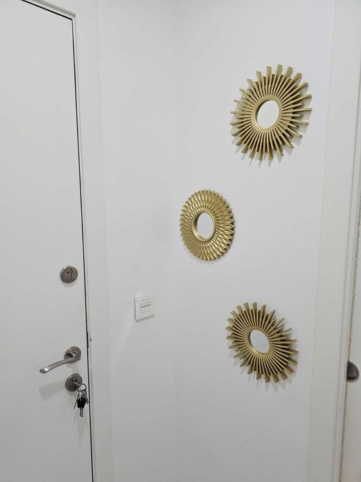 Dekoracja zestaw 3 luster w złotych ramkach do domu na ścianę