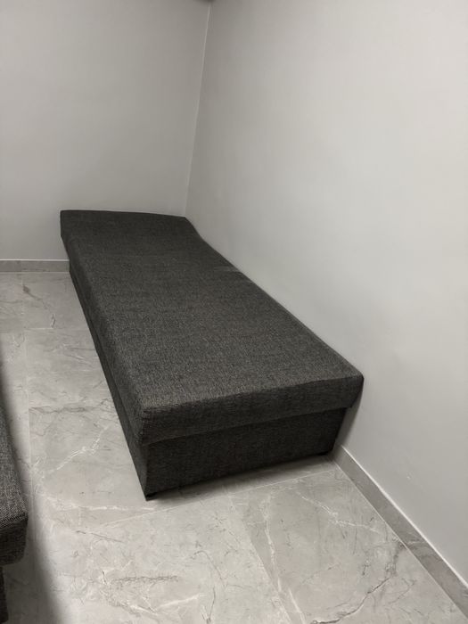 Tapczan z pojemnikiem