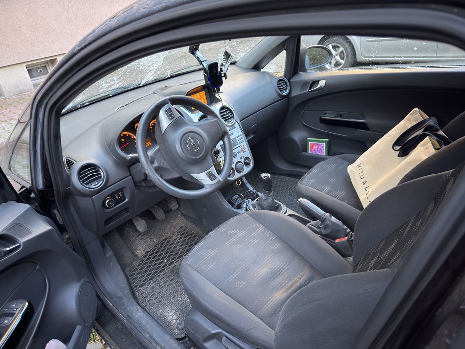 Opel corsa D 2014