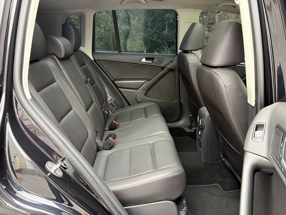 Volkswagen Tiguan      2015