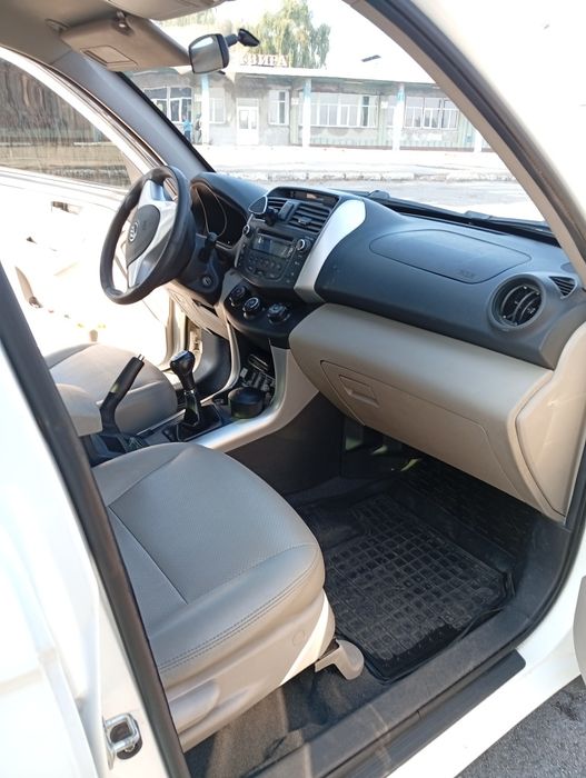 Продам Lifan X60.