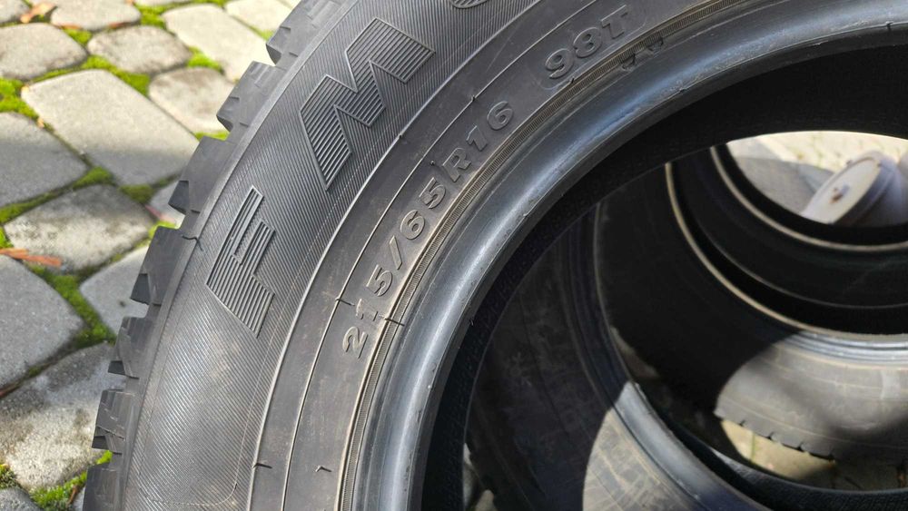 Oponi zimowe 215/65 r16