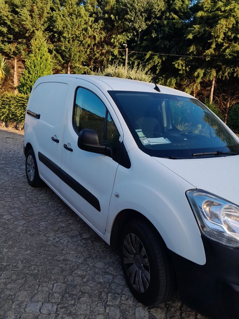 Berlingo 2018 como nova