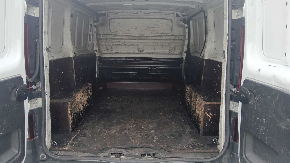 Renault Trafic Furgão L1H1 1.0T 1.6 dCi 120cv - IVA DEDUTÍVEL