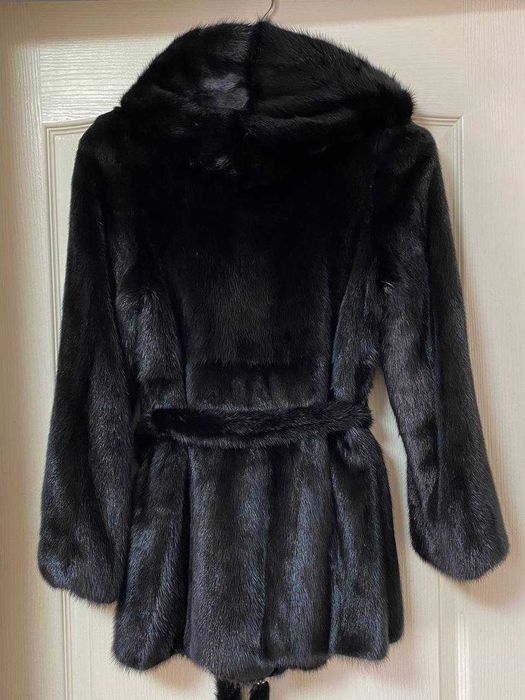 Норкова шуба. Натуральне хутро.