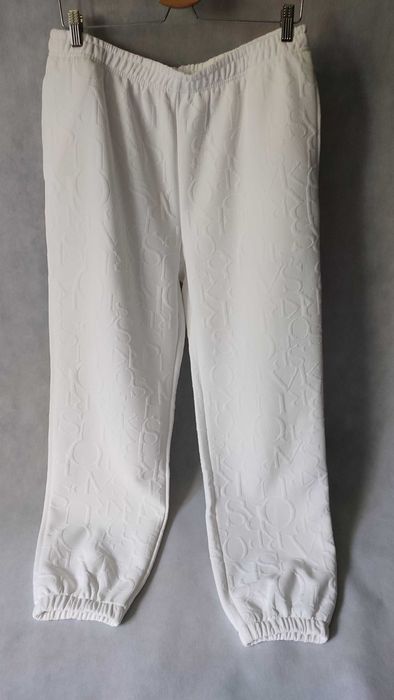 Spodnie dresowe damskie we wzory tłoczone litery plus size rozmiar XL