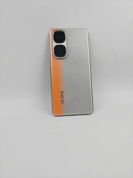 Vivo Iqoo Neo 10 12/256