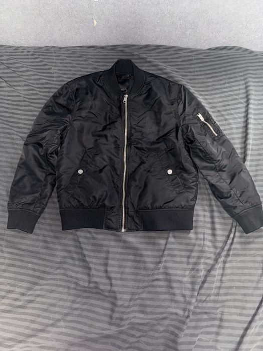 Жіночий бомбер