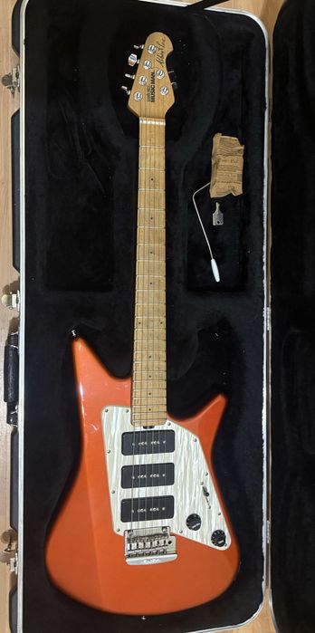 Music Man Albert Lee MM90