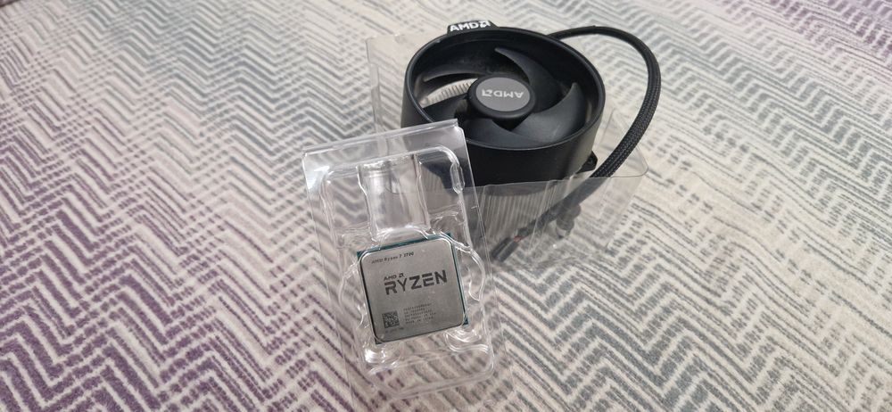 Процесор AMD ryzen 7 2700
