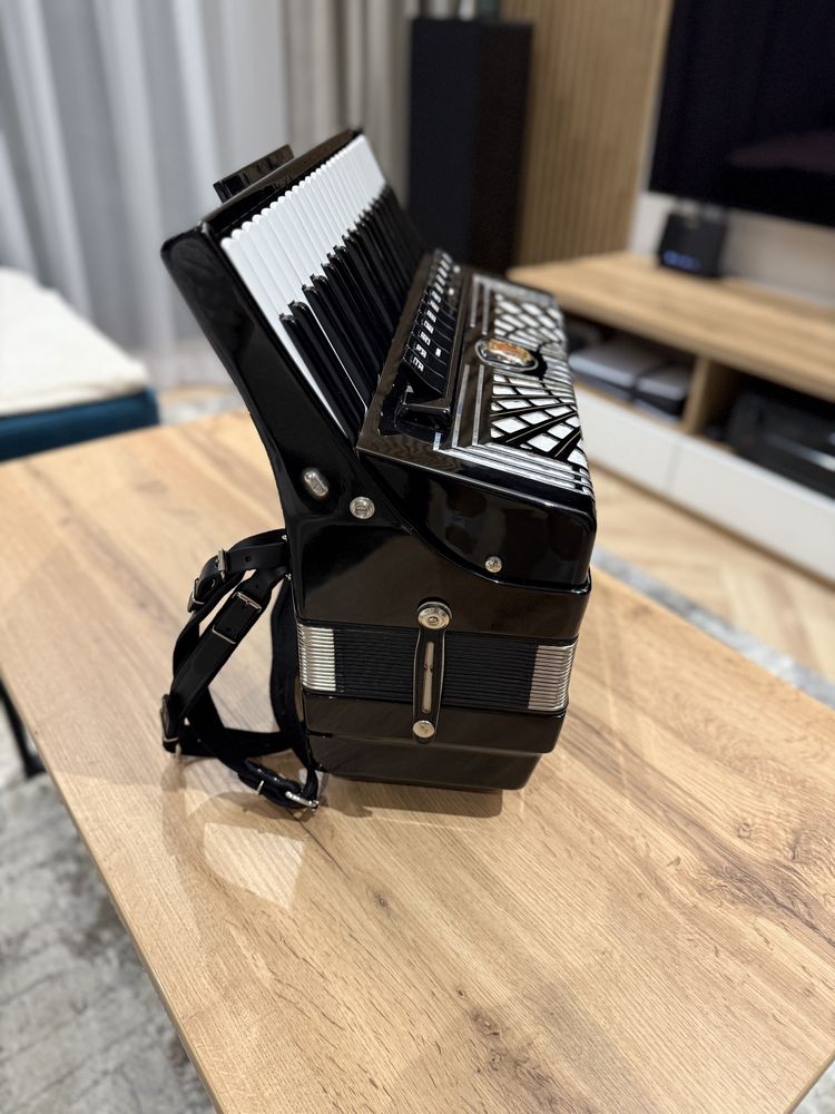 Akordeon Royal Standard Selecta