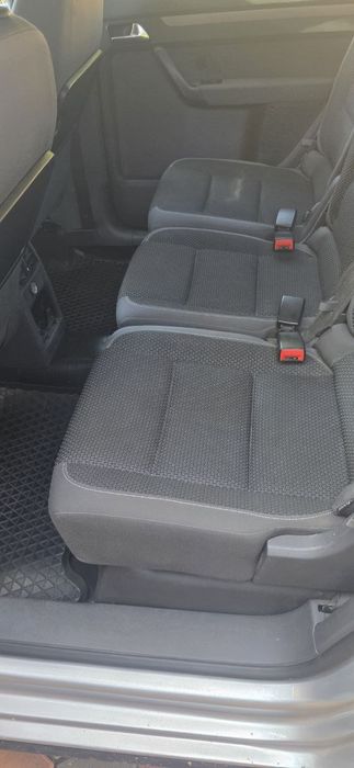 Продам  Volkswagen touran 2011