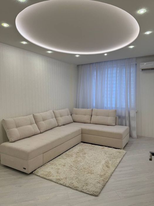 Сдам 1комн квартиру м. Дворец Спорта в новострое