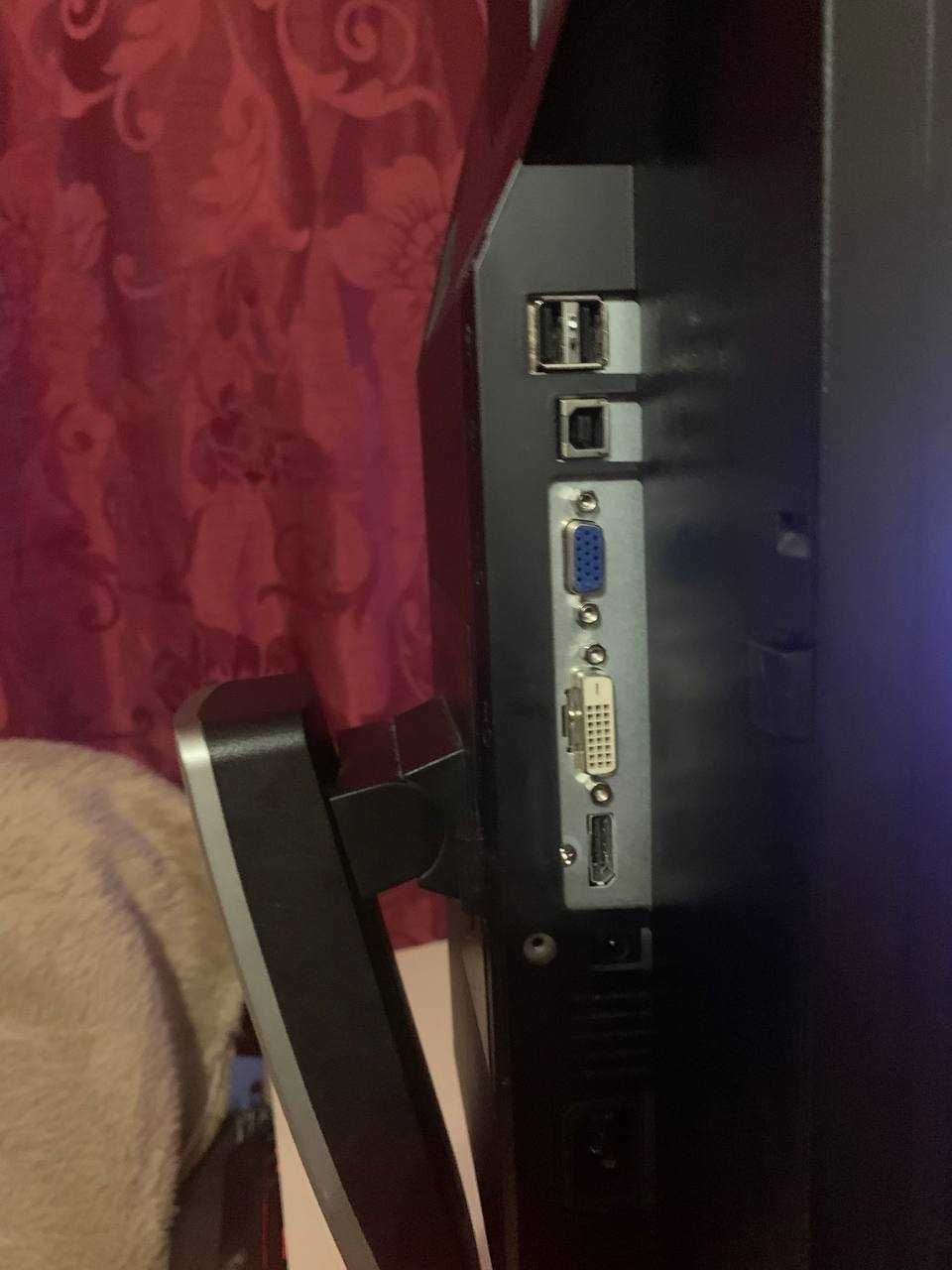 Монитор Dell P2210 / 22" (1680x1050) TN / DVI, DP, VGA, USB 2.0