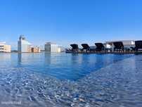 Apartamento T2, novo, com churrasqueira; piscina e playground na co...