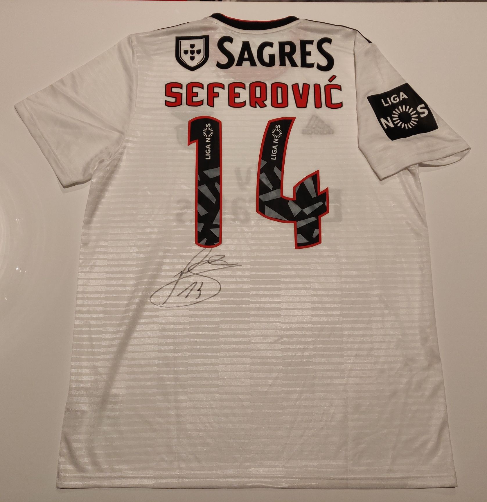 Camisola SL Benfica Seferovic